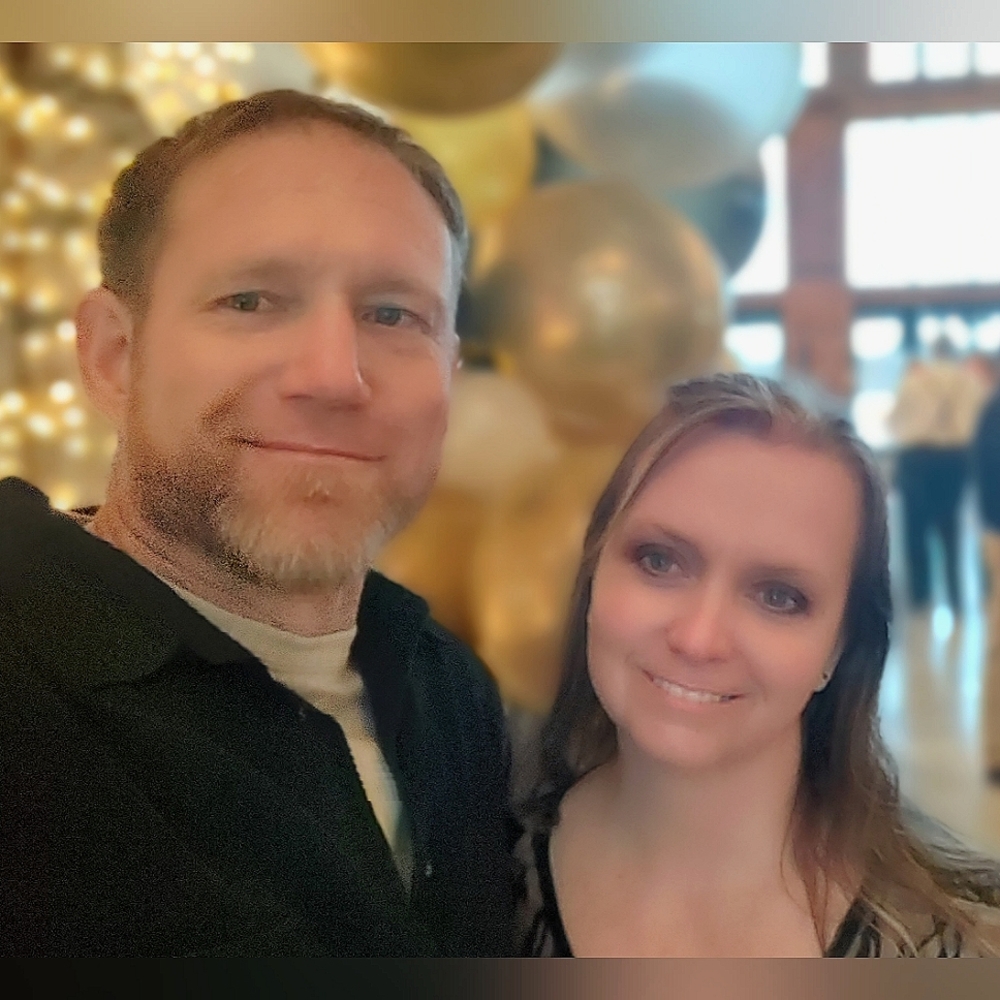 Meet your Poshers, Chris & Carmen